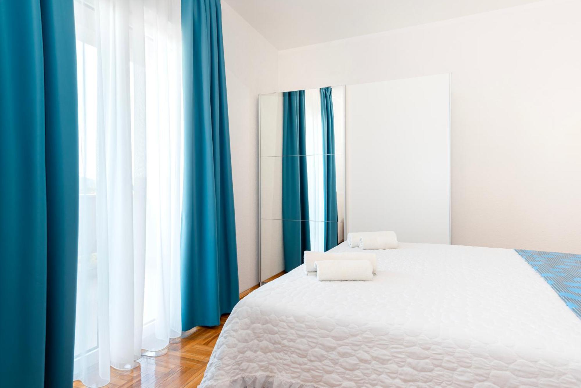 Apartments Plavi Biser شيبينيك الغرفة الصورة