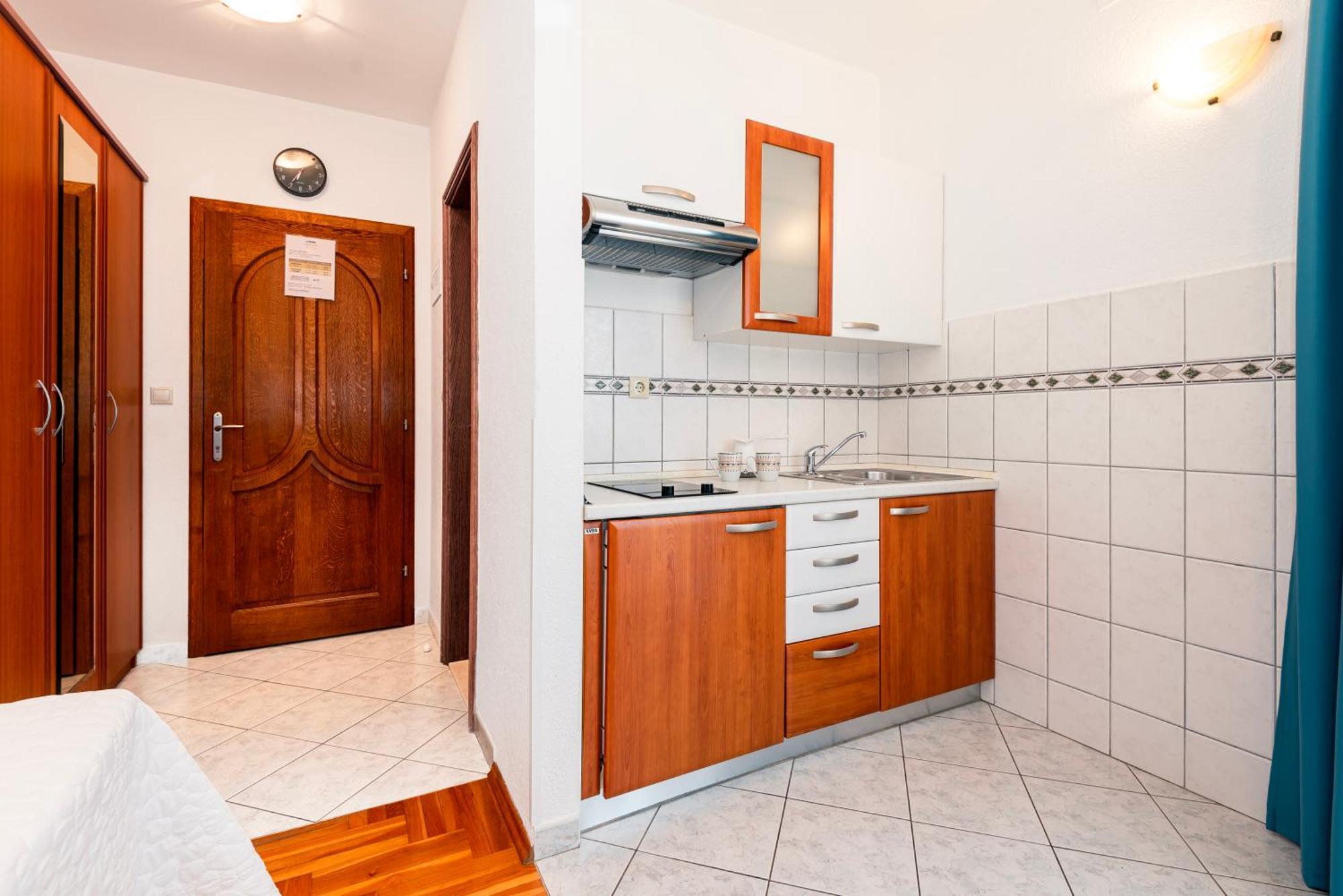 Apartments Plavi Biser شيبينيك الغرفة الصورة