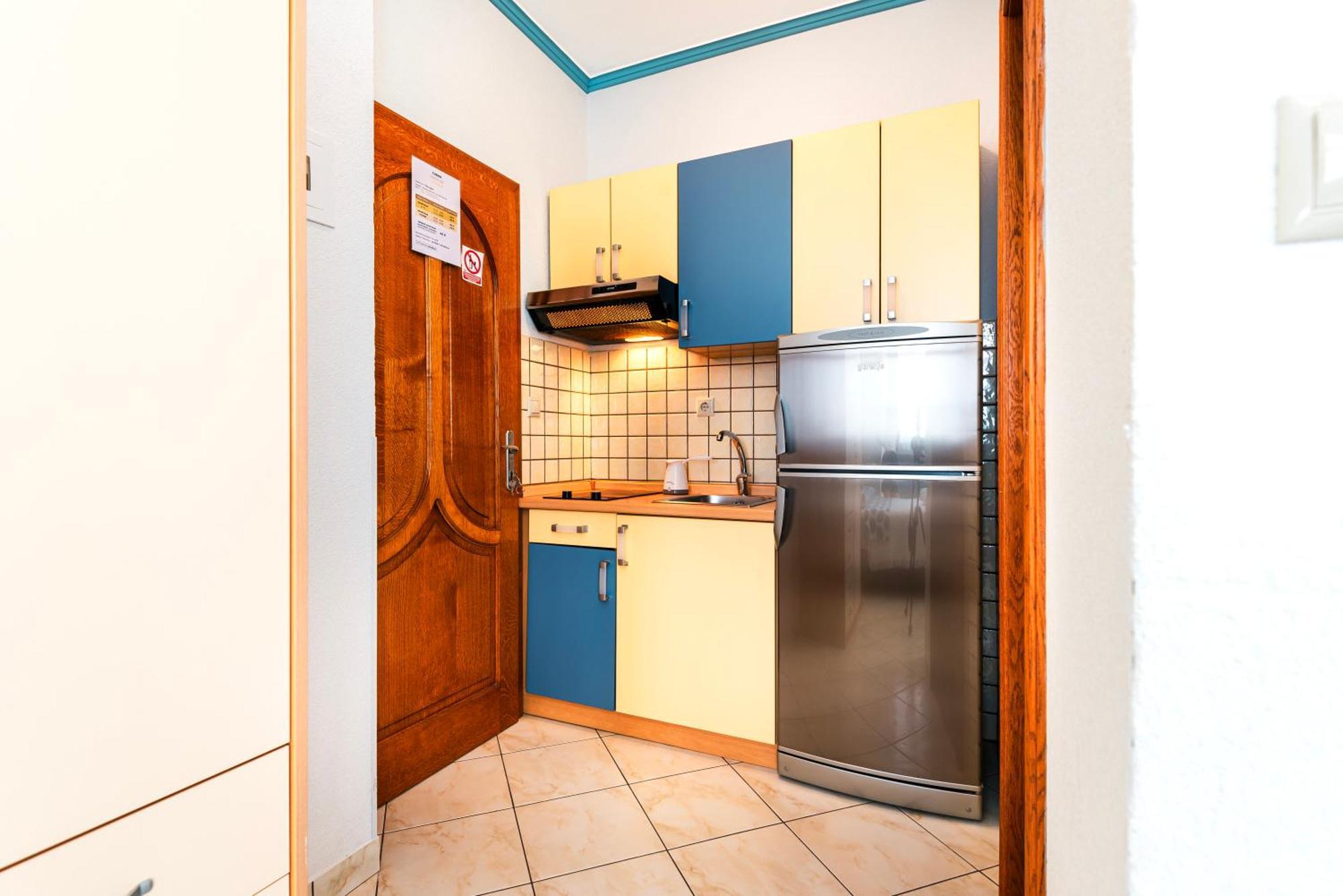 Apartments Plavi Biser شيبينيك الغرفة الصورة